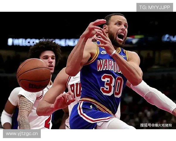 Osimhen 凭借强悍身体对抗能力持续提升进攻表现