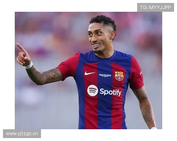 加纳乔 vs 拉菲尼亚：边路技术与冲击力对比分析