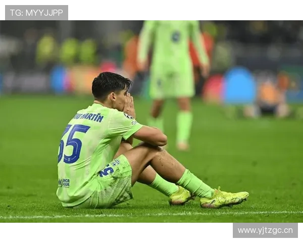 巴萨防线稳定性仍存隐患,阶段性问题对赛季走势形成制约 巴萨防线稳定性仍存隐患,阶段性问题对赛季走势形成制约